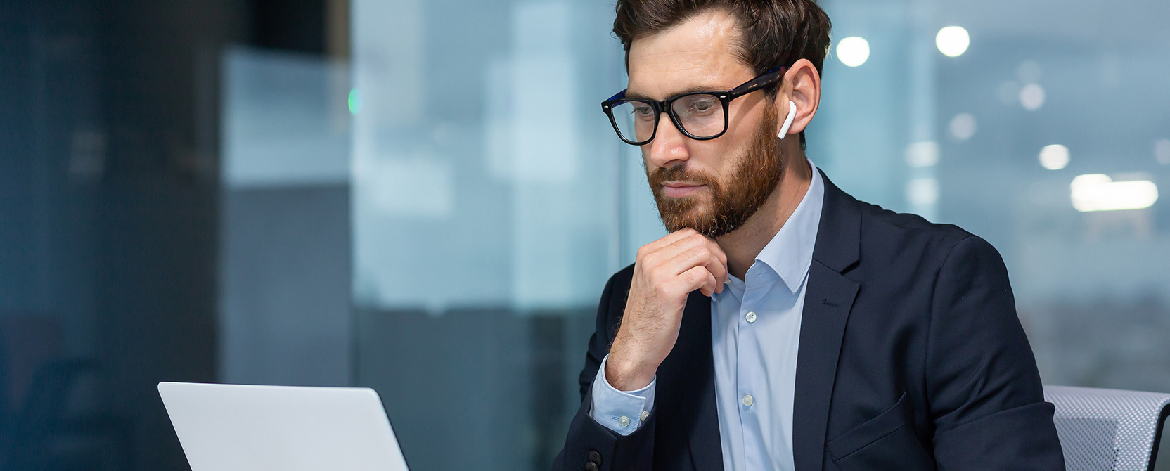 Property managers need to be able to do their jobs online, and that requires them to have a certain amount of autonomy. Social media for apartments presents several opportunities.